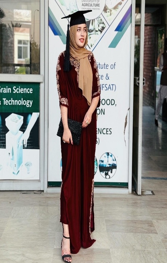 Nutrition consultation in kitchen